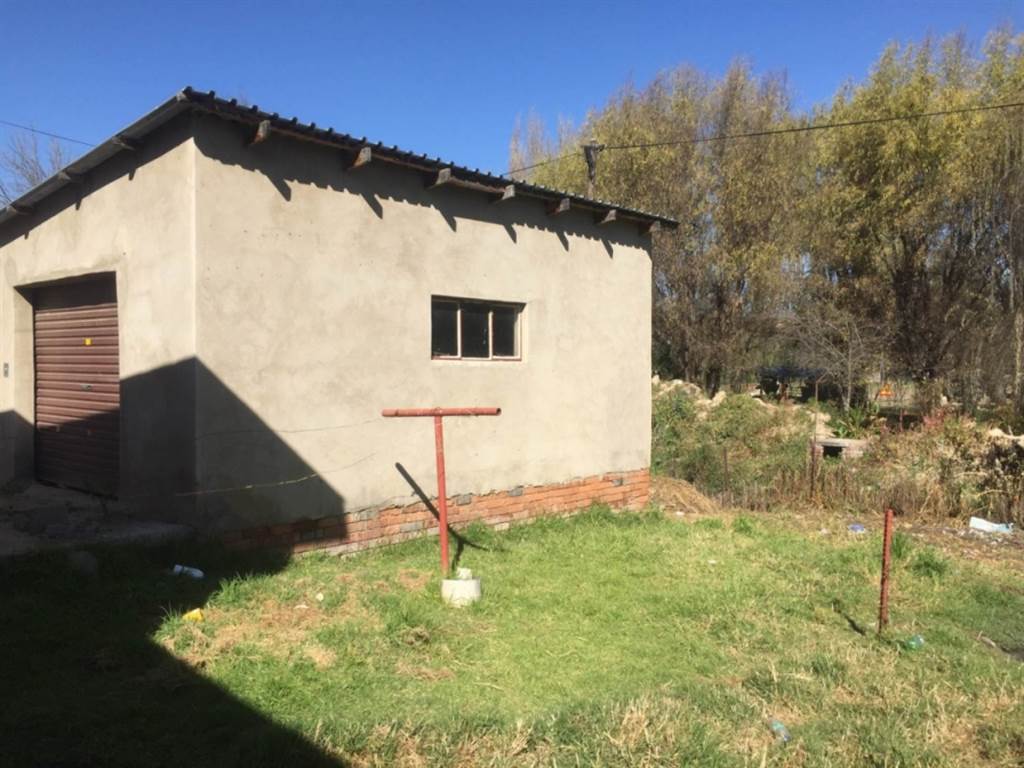 2 Bed House in Ficksburg photo number 10