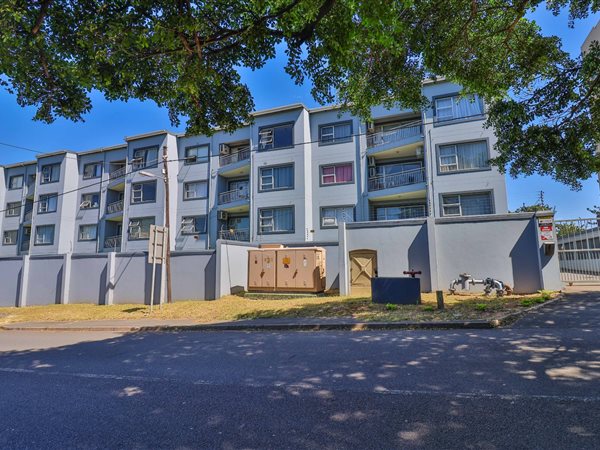 2 Bed Apartment in Athlone Park