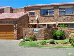 3 Bed Townhouse in Vanderbijlpark CE3