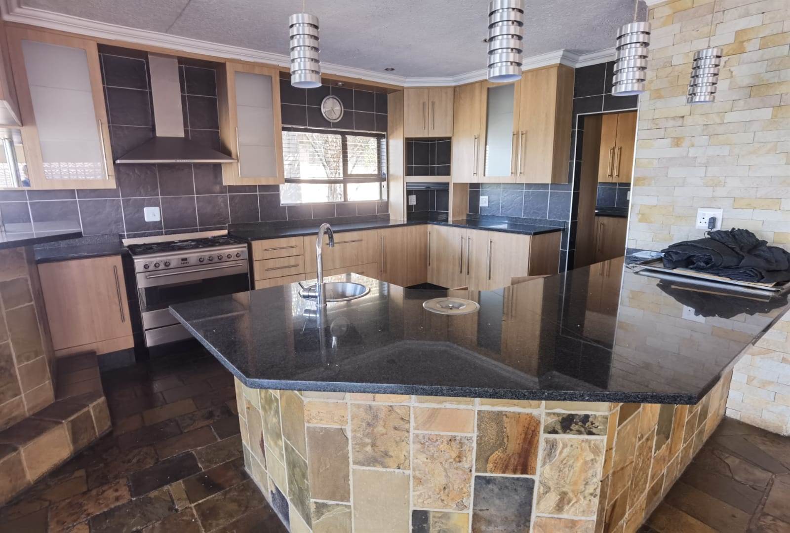 5 Bed House in Kungwini Country Estate photo number 15