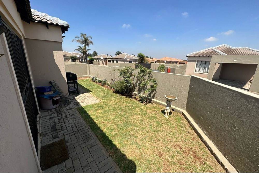 2 Bed Townhouse for sale in Greenhills T4400988 Private Property