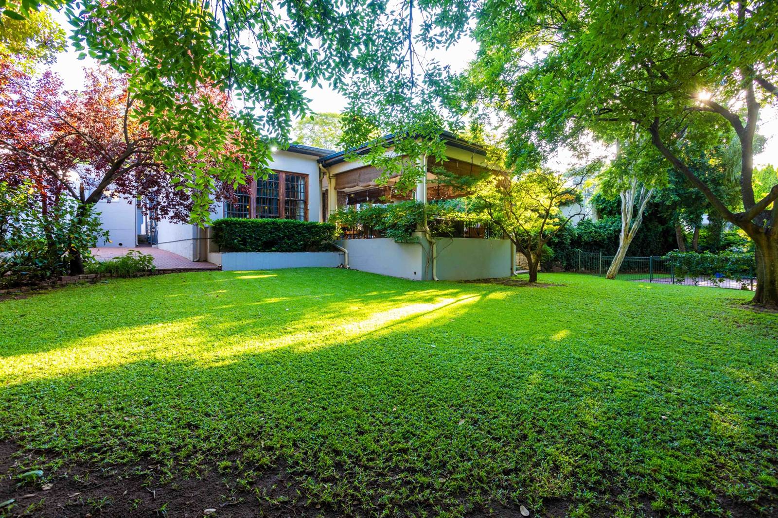 4 Bed House in Parktown North photo number 1