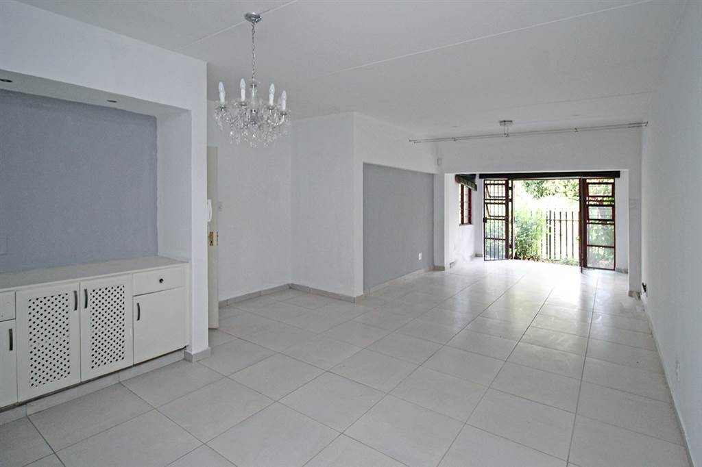 2 Bed Townhouse in Sandringham photo number 4