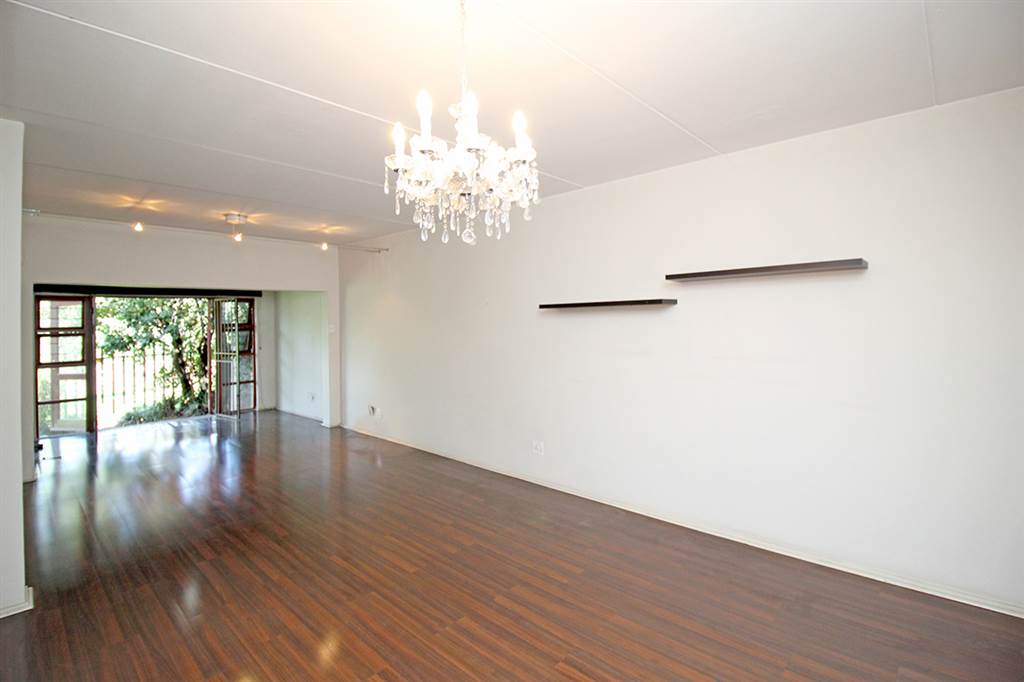 2 Bed Townhouse in Sandringham photo number 16
