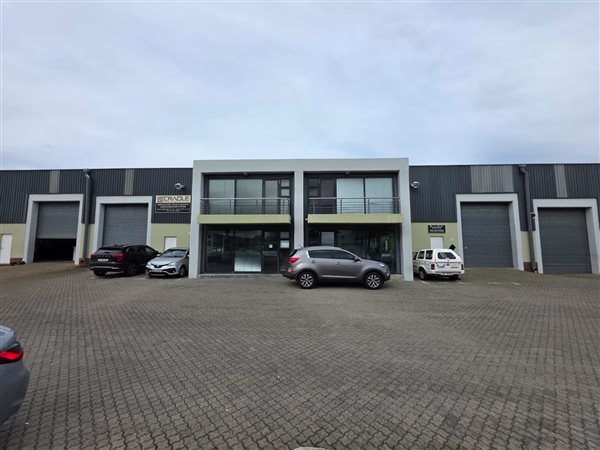548 m² Industrial space 548 m² Industrial space