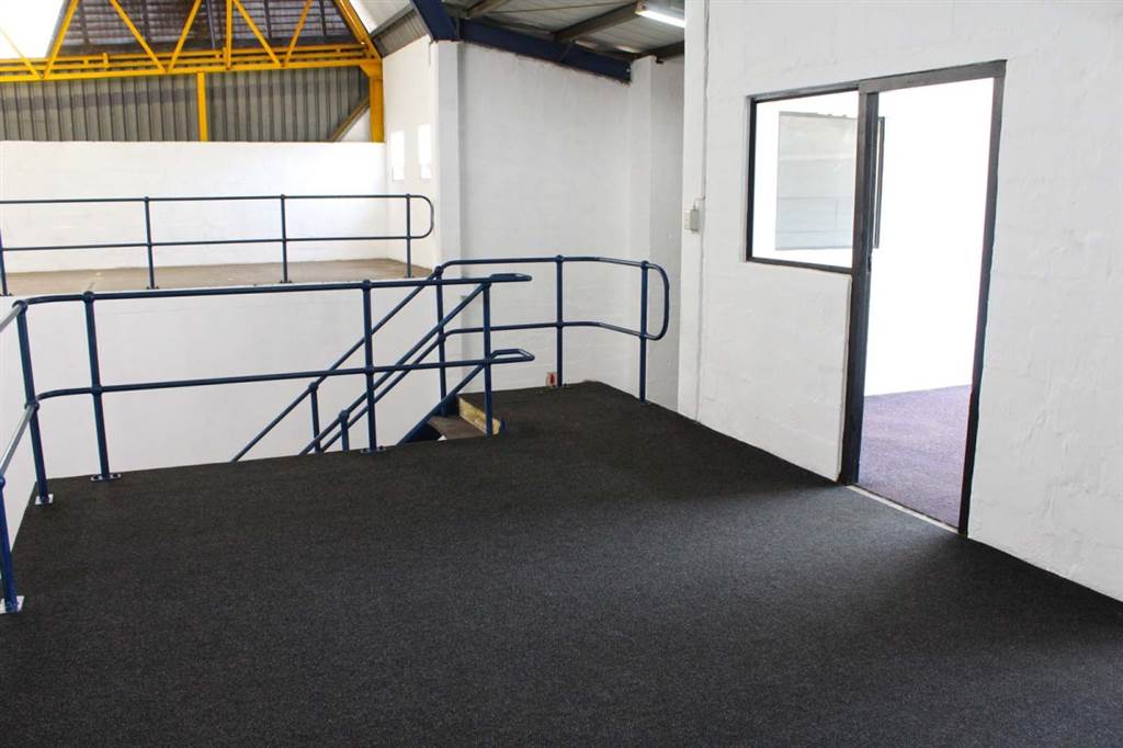 350  m² Industrial space in Red Hill photo number 12