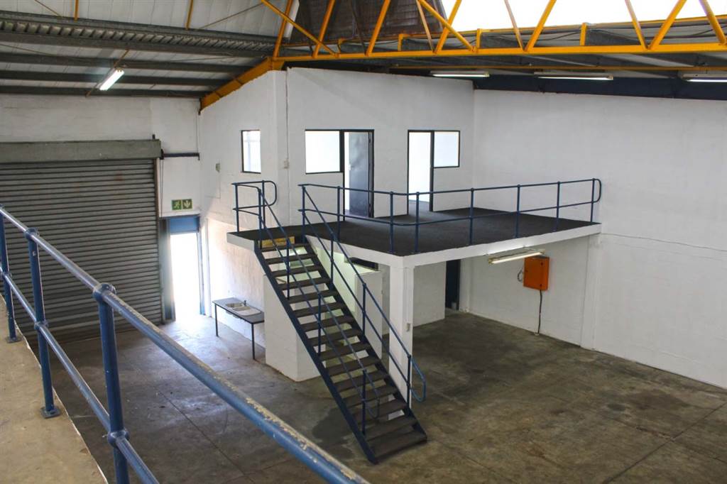 350  m² Industrial space in Red Hill photo number 3