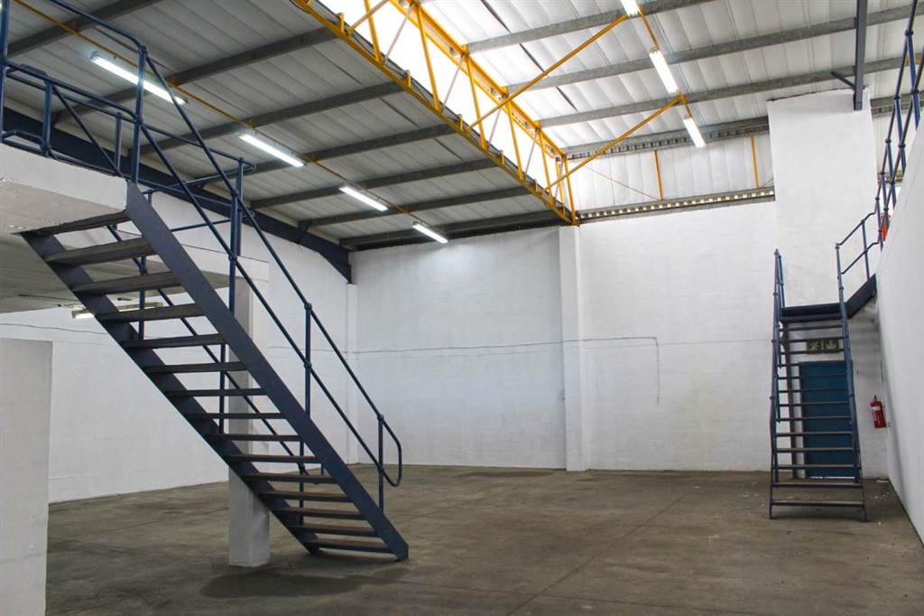 350  m² Industrial space in Red Hill photo number 2