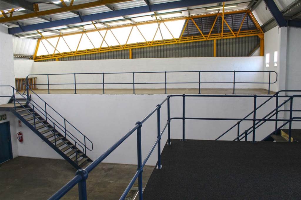 350  m² Industrial space in Red Hill photo number 11