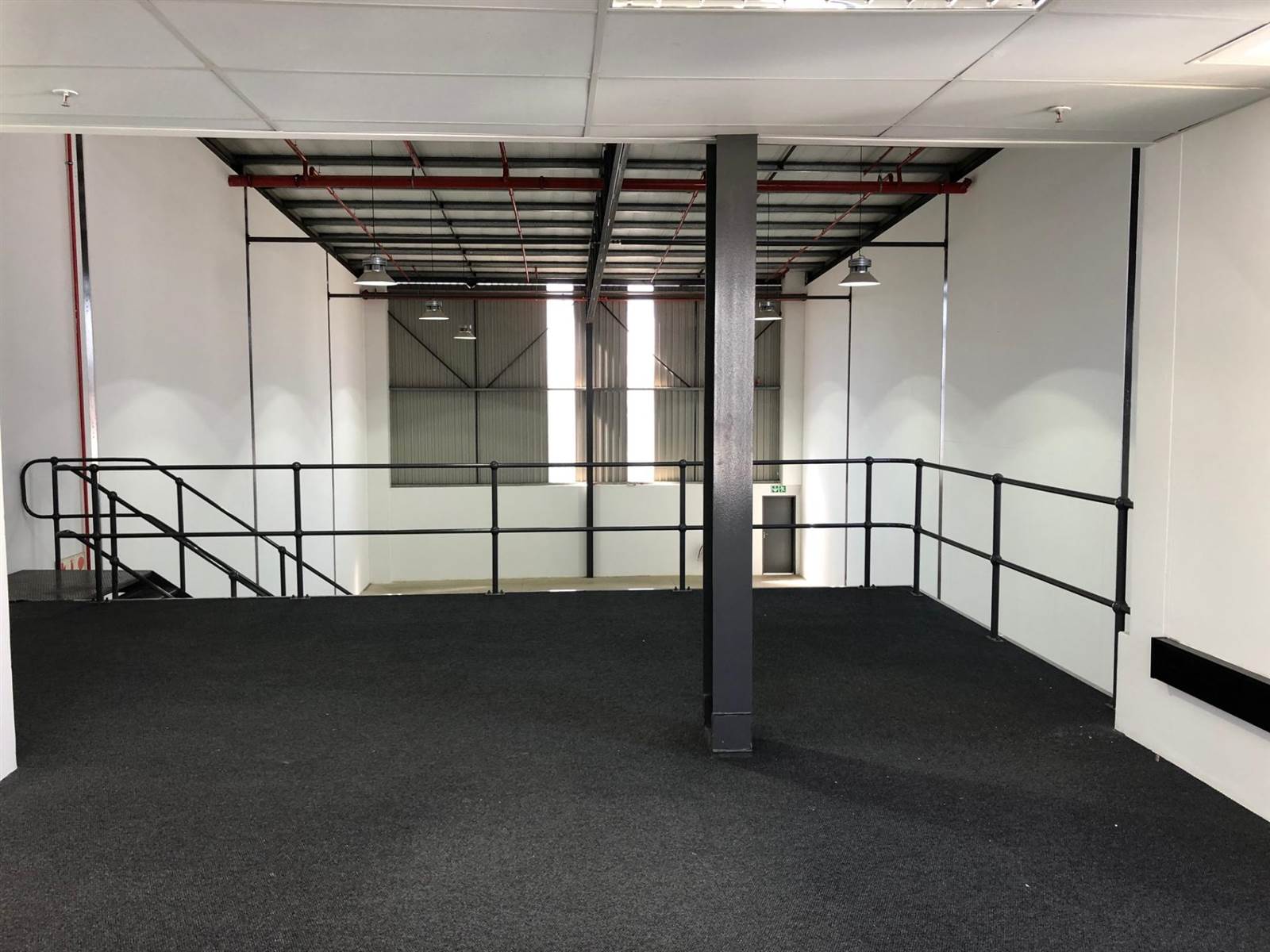 313  m² Commercial space in Randjesfontein photo number 8
