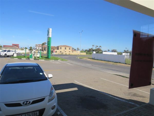 41  m² Commercial space in Gordons Bay Central
