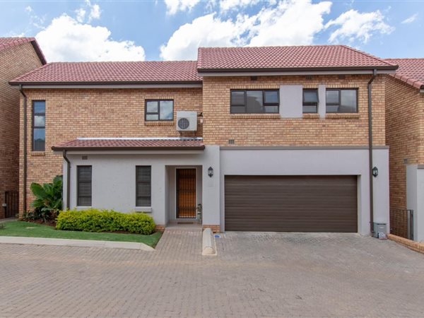 3 Bedroom Townhouse 3 Bedroom Townhouse