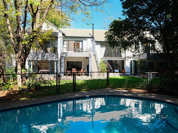 8 Bed House in Illovo