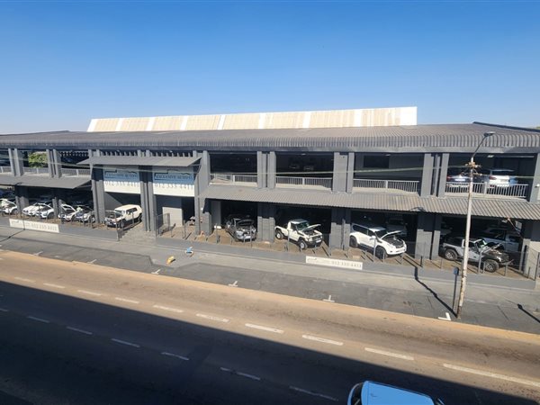 3 000 m² Commercial space 3 000 m² Commercial space