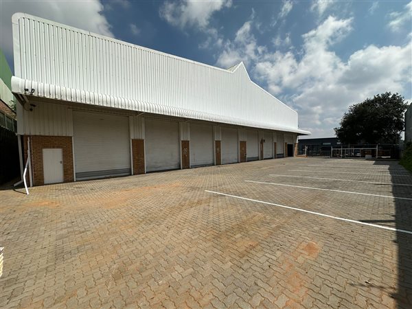 3829  m² Industrial space in Laser Park