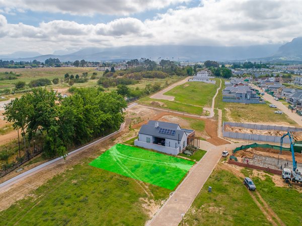 714 m² Land available in Paarl