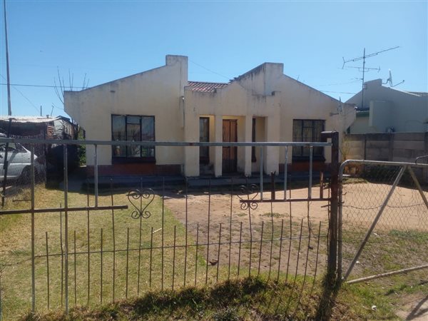 3 Bed House in Thabong