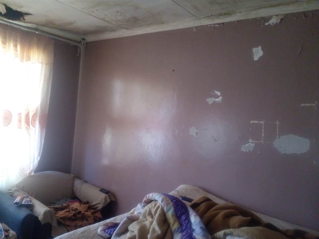 3 Bed House in Thabong photo number 5