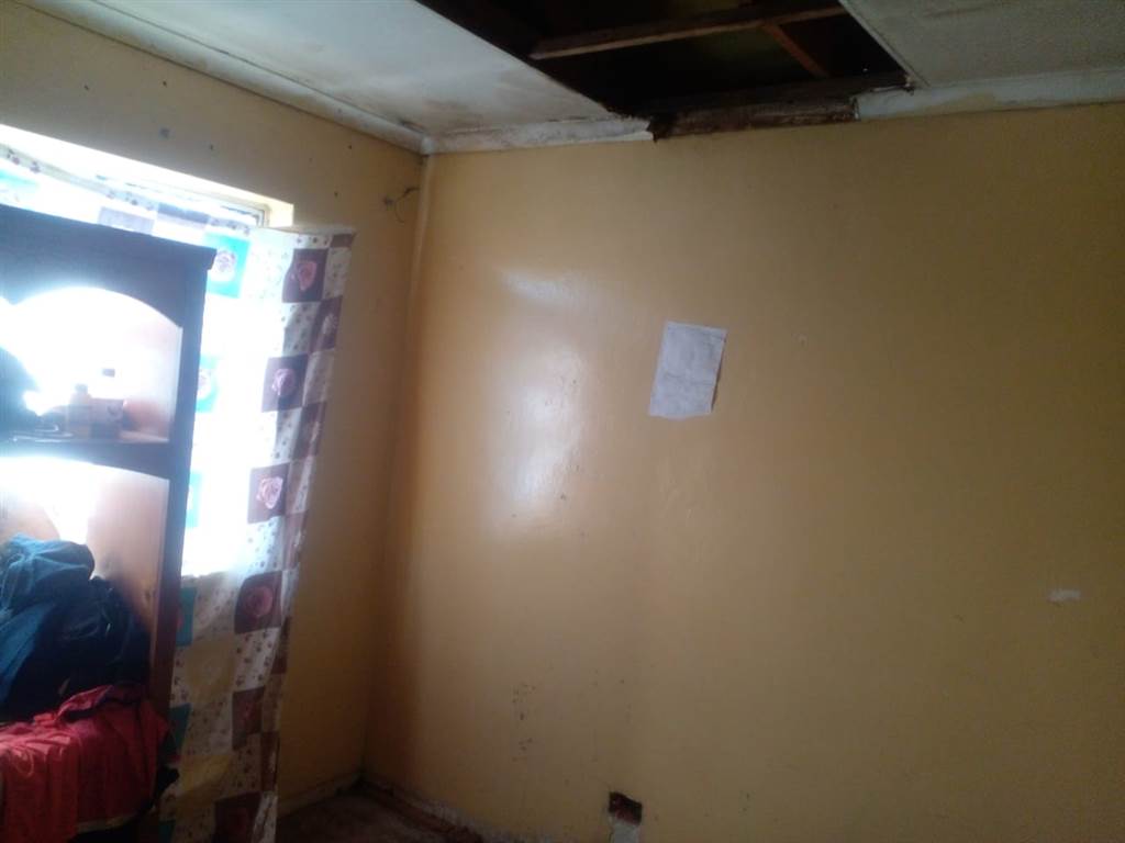 3 Bed House in Thabong photo number 8