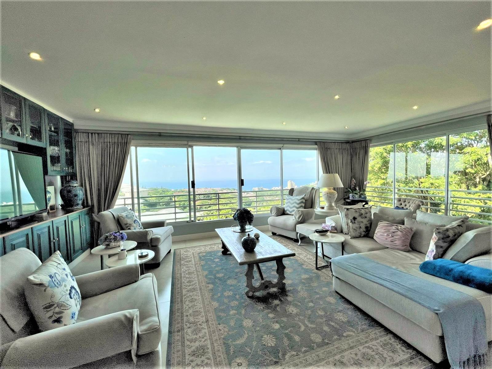 4 Bed Apartment in Ballito photo number 3