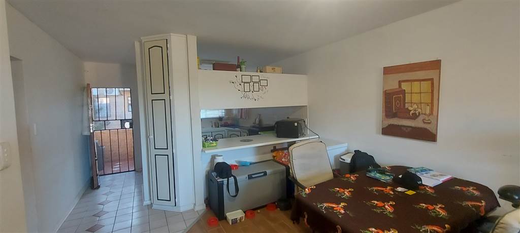 2 Bed Apartment in Pellissier photo number 9