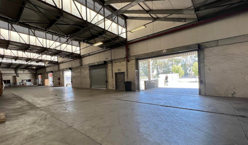 2184  m² Industrial space in Airport Industria photo number 7