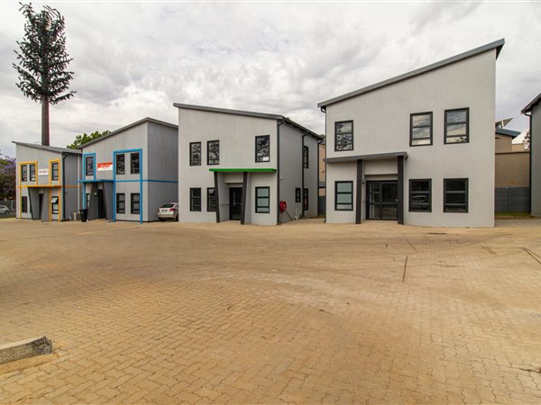 129  m² Commercial space