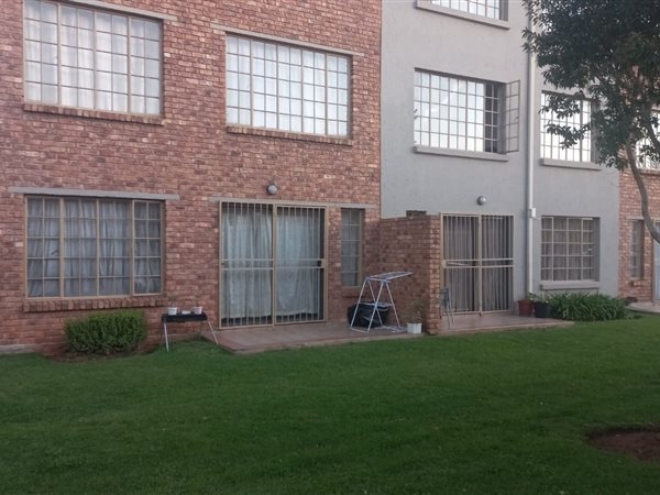 2 Bedroom Townhouse 2 Bedroom Townhouse