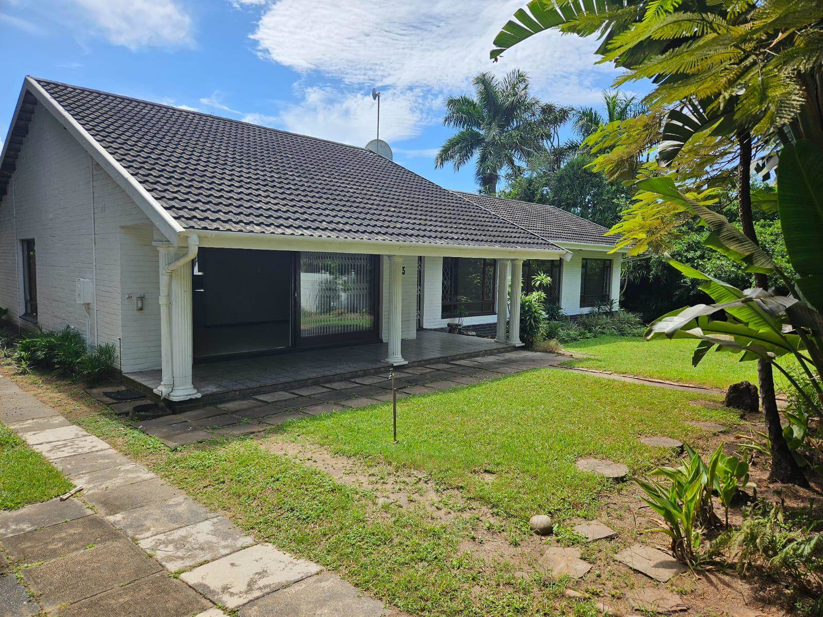 4 Bed House in Blythedale Beach photo number 1