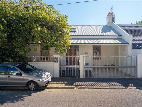 4 Bed House in Green Point