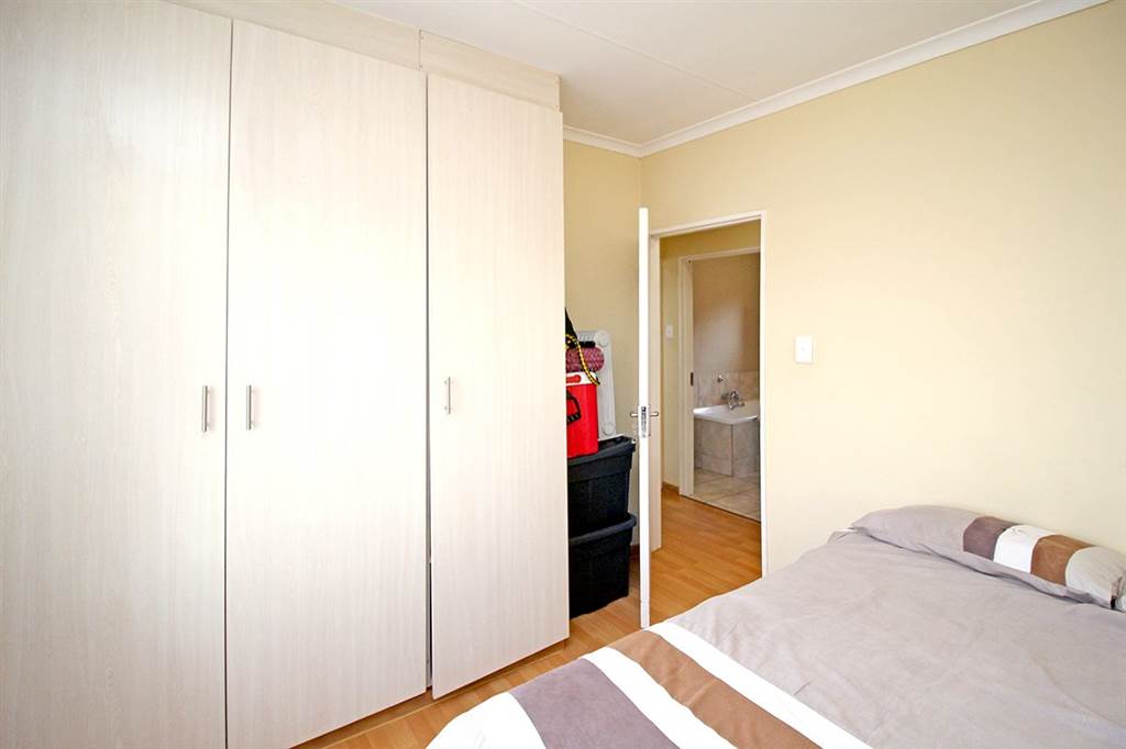 2 Bed Apartment in Witfield photo number 12