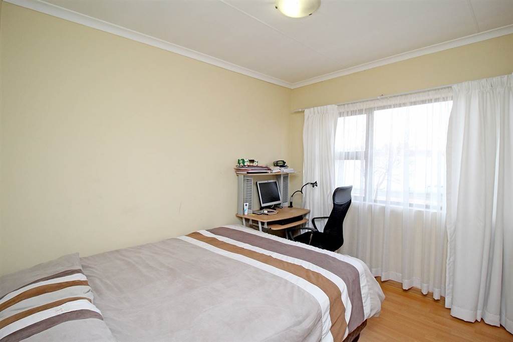 2 Bed Apartment in Witfield photo number 13