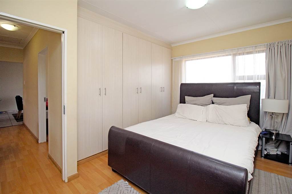 2 Bed Apartment in Witfield photo number 15