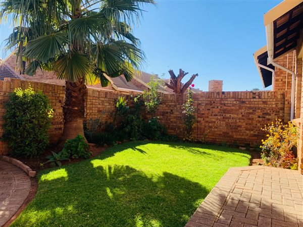 2 Bedroom Townhouse 2 Bedroom Townhouse