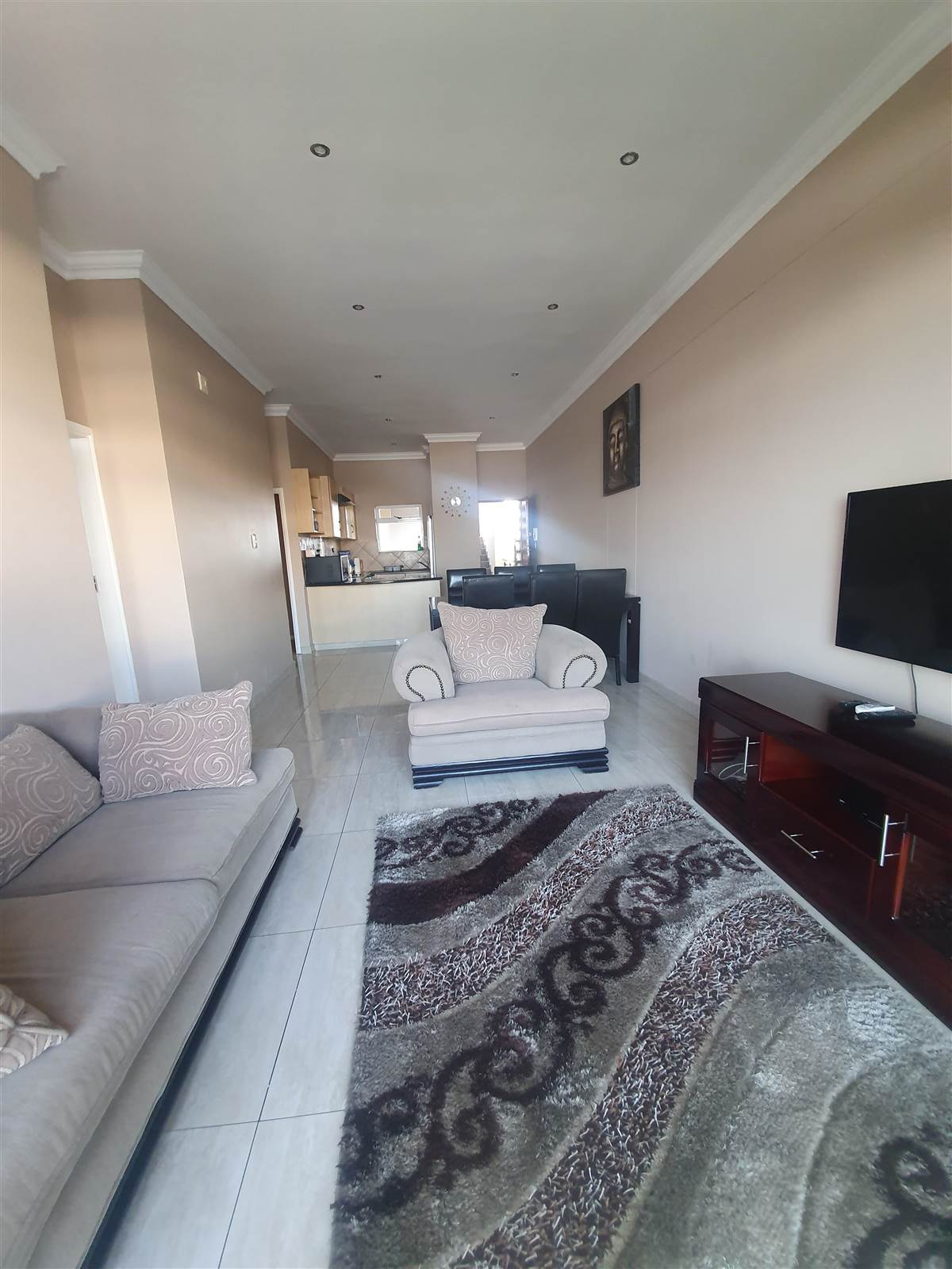 2 Bed Flat in Umhlanga Rocks photo number 5
