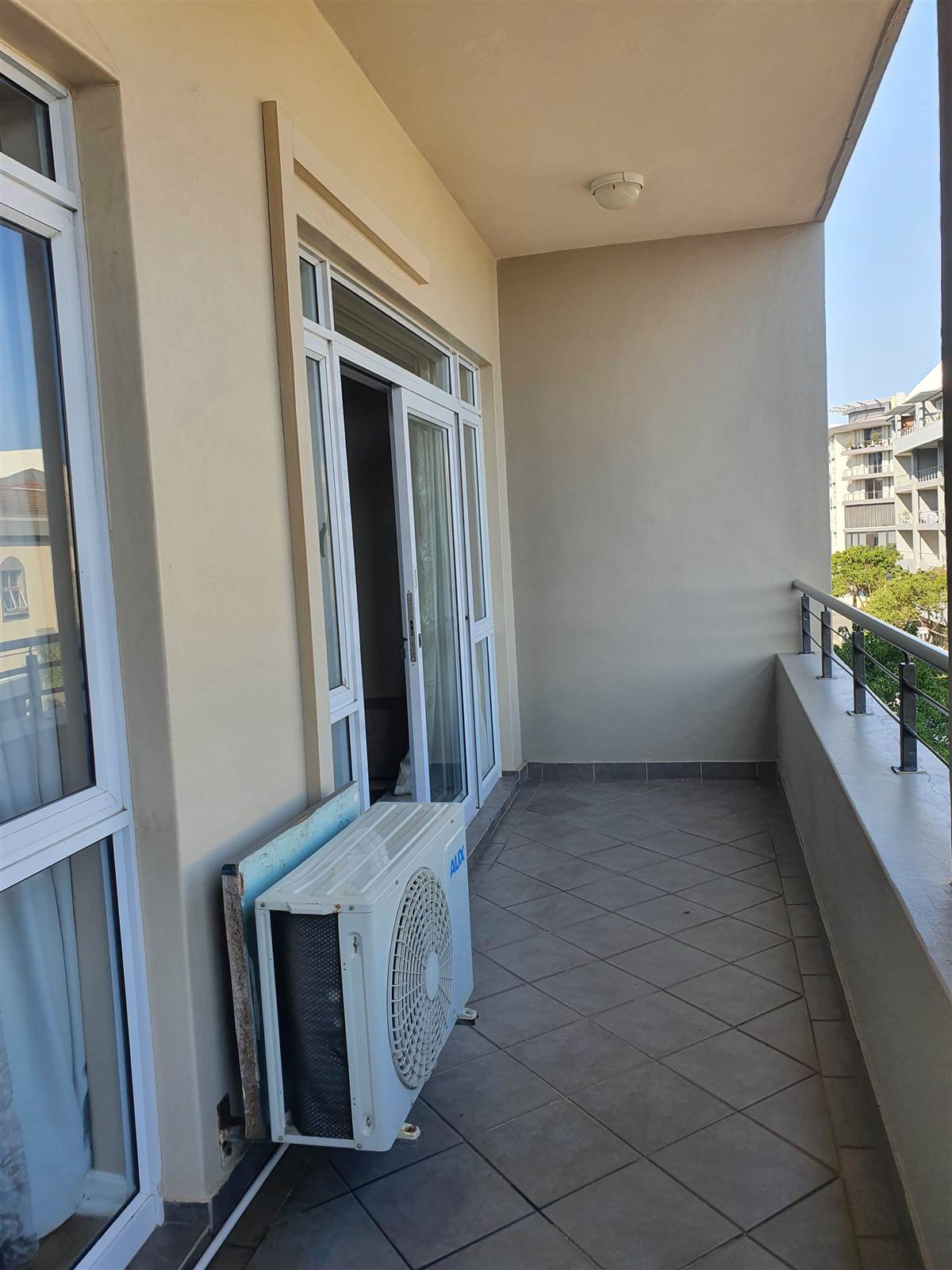 2 Bed Flat in Umhlanga Rocks photo number 11