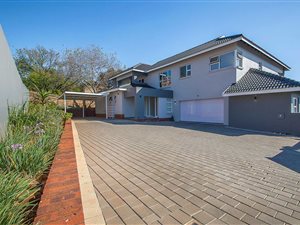 4 Bed House in Ruimsig Country Estate