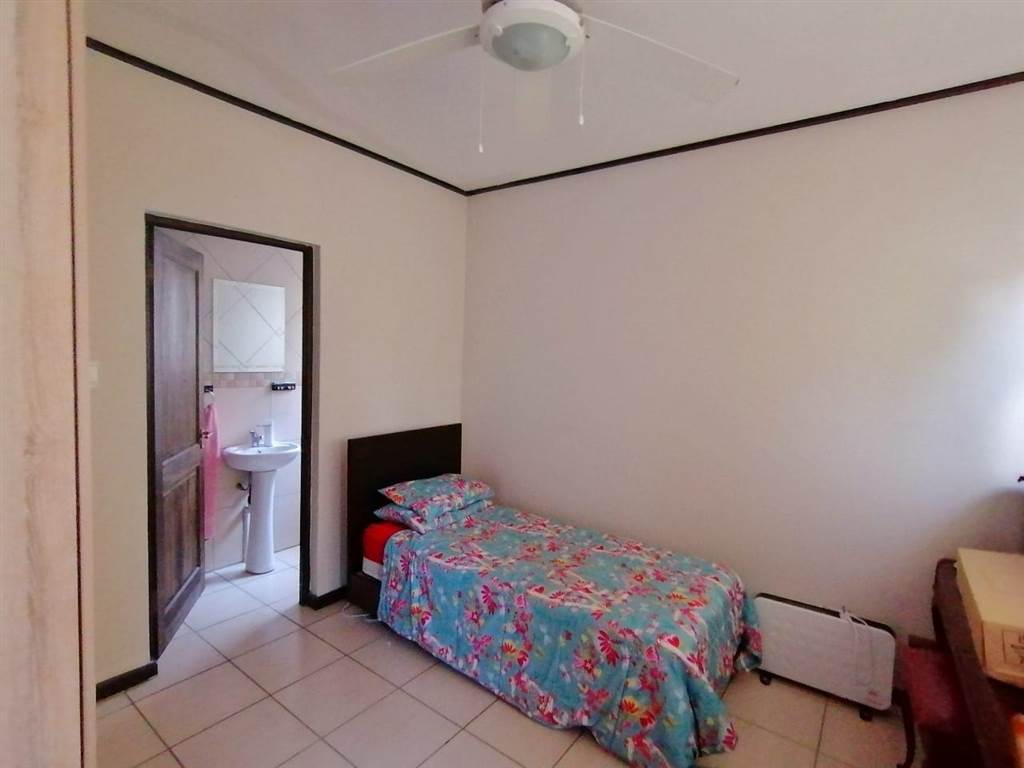 4 Bed Townhouse in Xanadu photo number 20