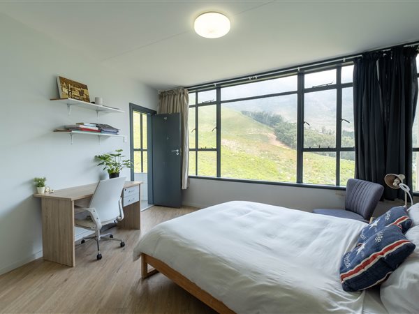 3 Bed Apartment in Vredehoek