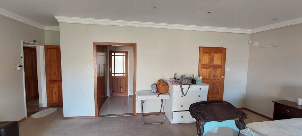 3 Bed House in Ficksburg photo number 15