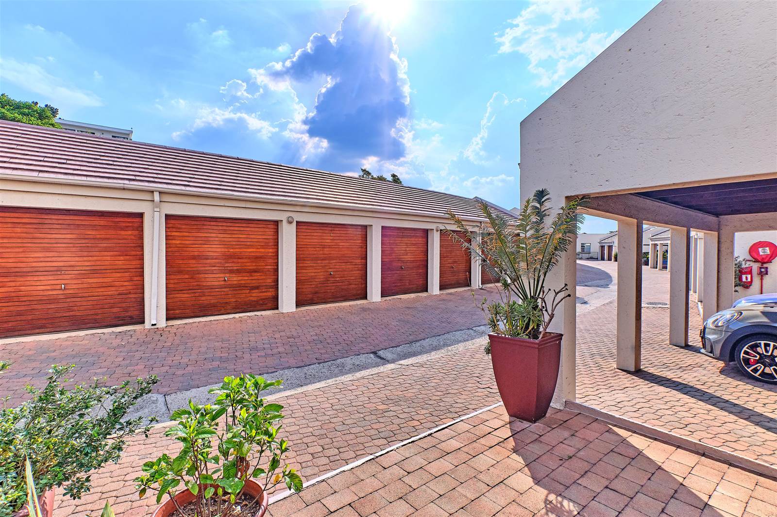 1 Bed Apartment in Northcliff photo number 18