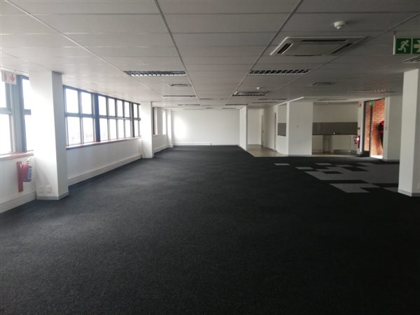 262  m² Office Space