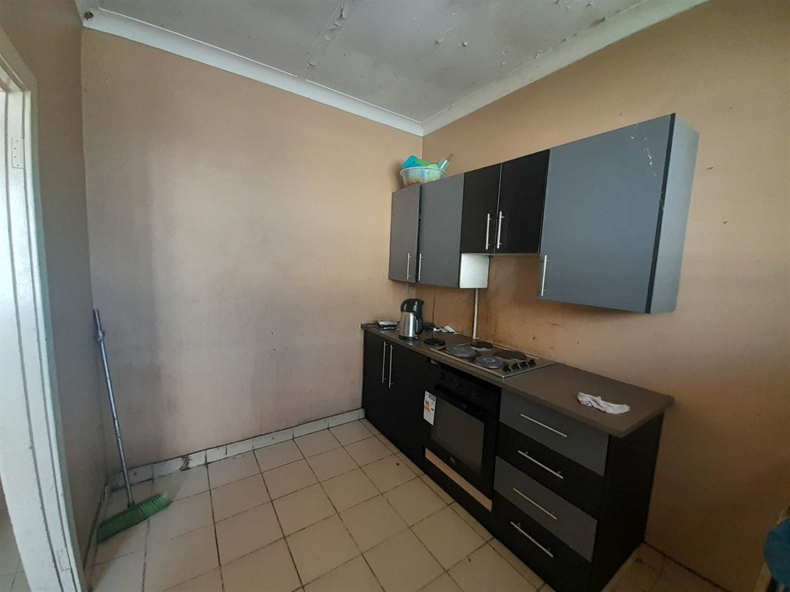 1.5 Bed Apartment in Pretoria Central photo number 5