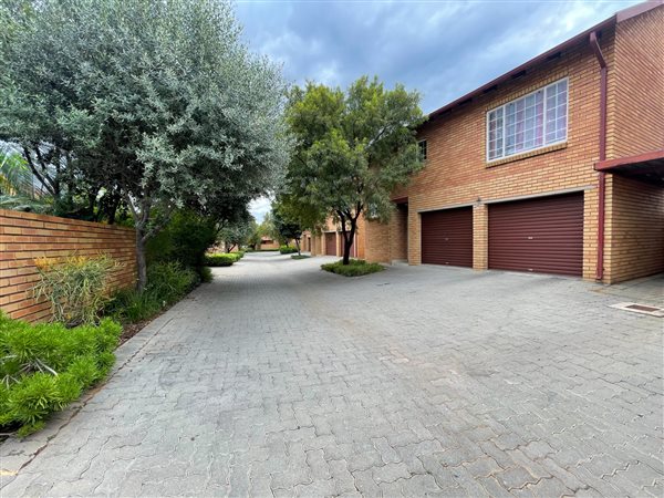 3 Bedroom Duplex 3 Bedroom Duplex
