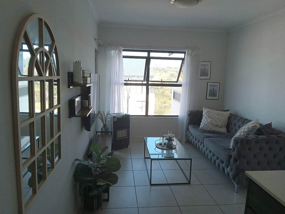 1 Bed Apartment in Olivedale photo number 7