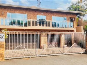 5 Bed House in Centenary Park