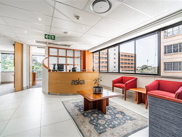 338  m² Office Space