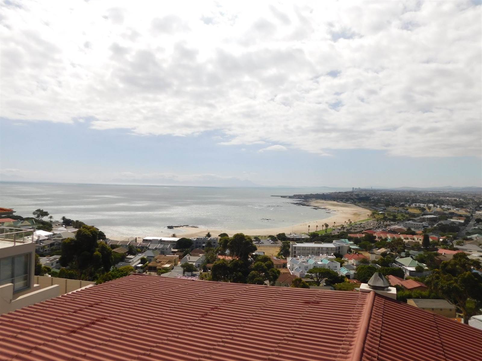 6 Bed House in Gordons Bay Central photo number 24