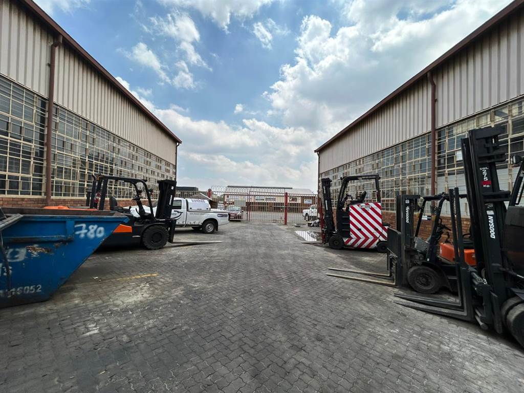 2530  m² Industrial space in Chloorkop photo number 19