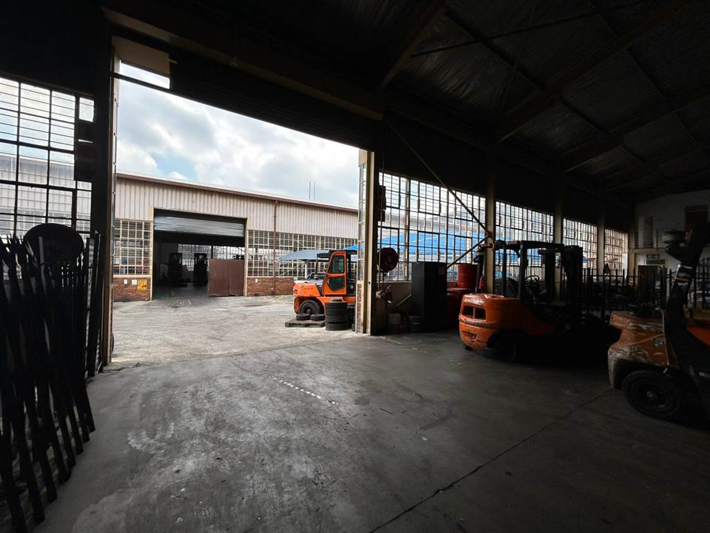 2530  m² Industrial space in Chloorkop photo number 18
